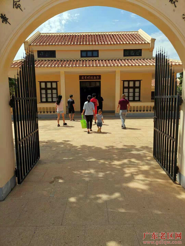 1、黄学增纪念亭.jpg
