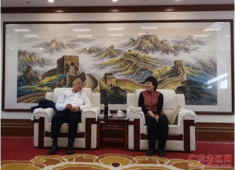 1月23日，陈开枝一行走访中国民营经济研究会，与中国民营经济研究会执行会长兼秘书长沈丽霞、中华工商时报社副社长陈建辉等座谈交流。.png