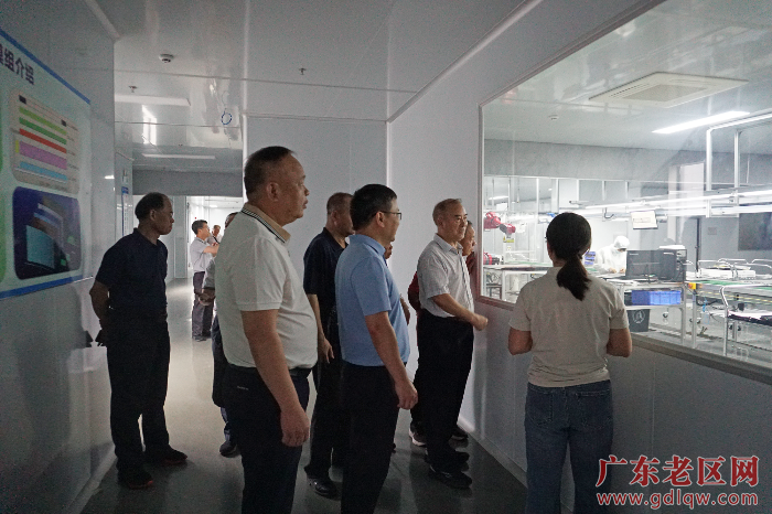 8考察大新县新材料智造产业园项目1.jpg